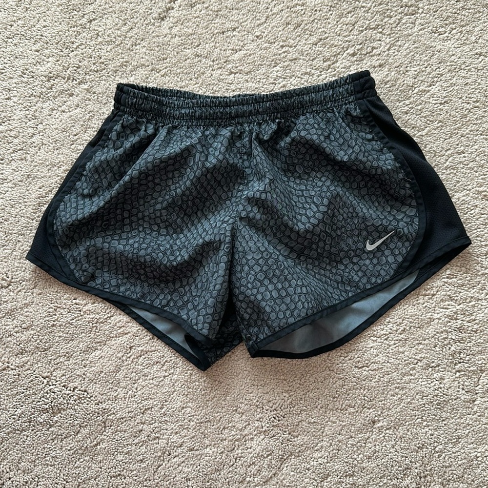 Nike Dri-Fit black running shorts with snakeskin pattern size M